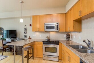 170 Harbor Square Loop NE in Bainbridge Island, WA - Building Photo - Building Photo