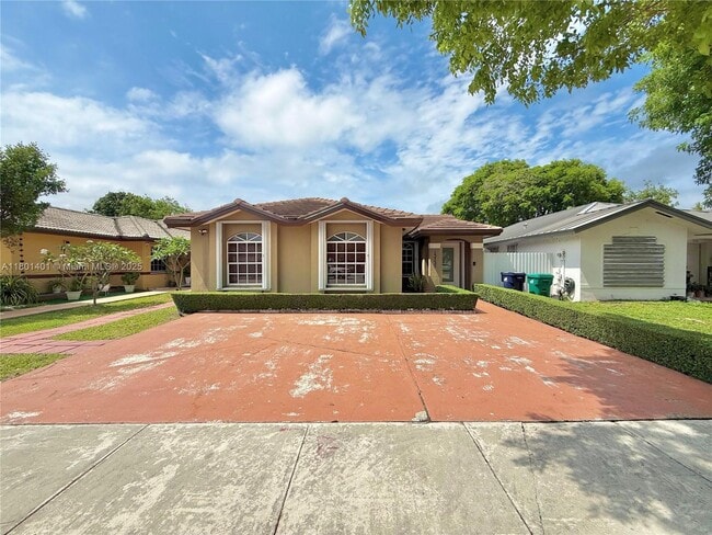 13735 SW 157th St in Miami, FL - Building Photo - Building Photo