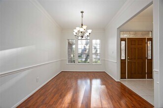 8615 Saratoga Dr in Sugar Land, TX - Building Photo - Building Photo