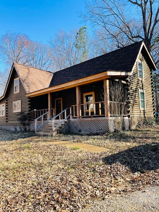3490 Sherrod Rd in Nesbit, MS - Building Photo