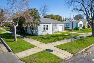 859 W 21st St in Merced, CA - Building Photo - Building Photo