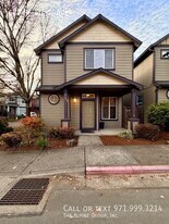 667 SE 5th Ave in Hillsboro, OR - Building Photo