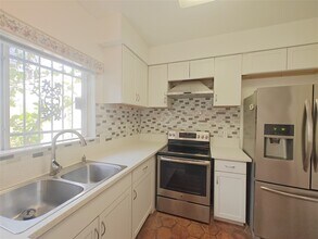 4539 Acacia St in Bellaire, TX - Building Photo - Building Photo