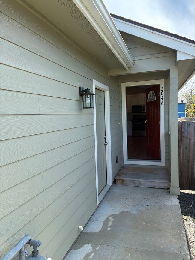 2046 1st Ave in Mckinleyville, CA - Building Photo - Building Photo