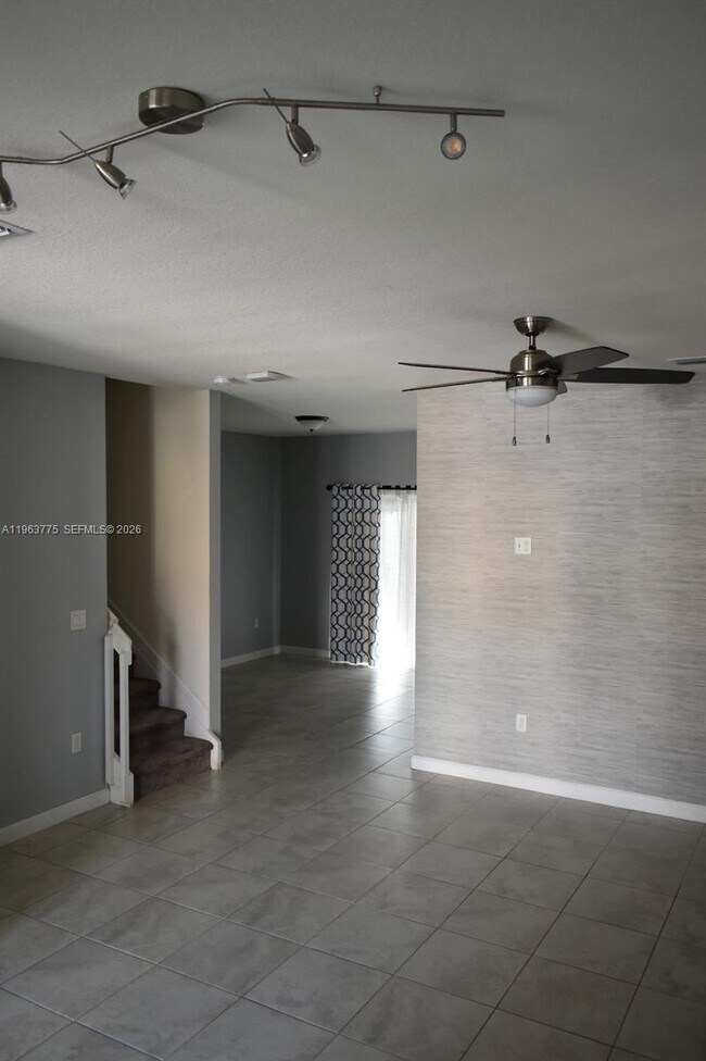 3392 SE 1st St in Homestead, FL - Building Photo - Building Photo