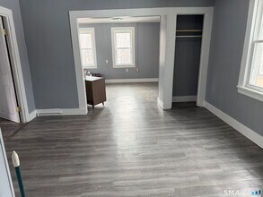 139 N Main St in Winchester, CT - Foto de edificio - Building Photo