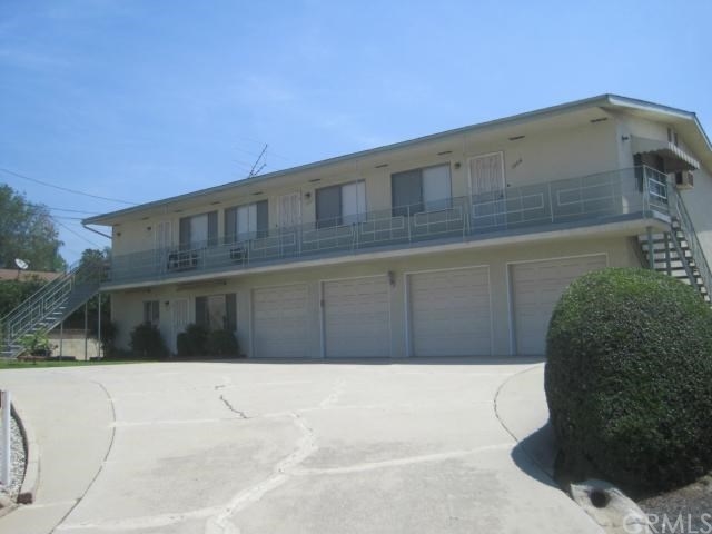 1010 N Walnut St in La Habra, CA - Foto de edificio