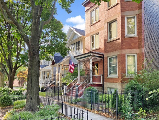 property at 1934 W Grace St