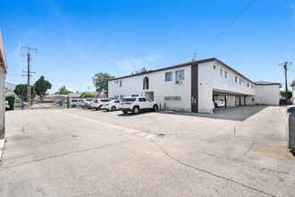 La Paz Villas in Downey, CA - Foto de edificio - Building Photo