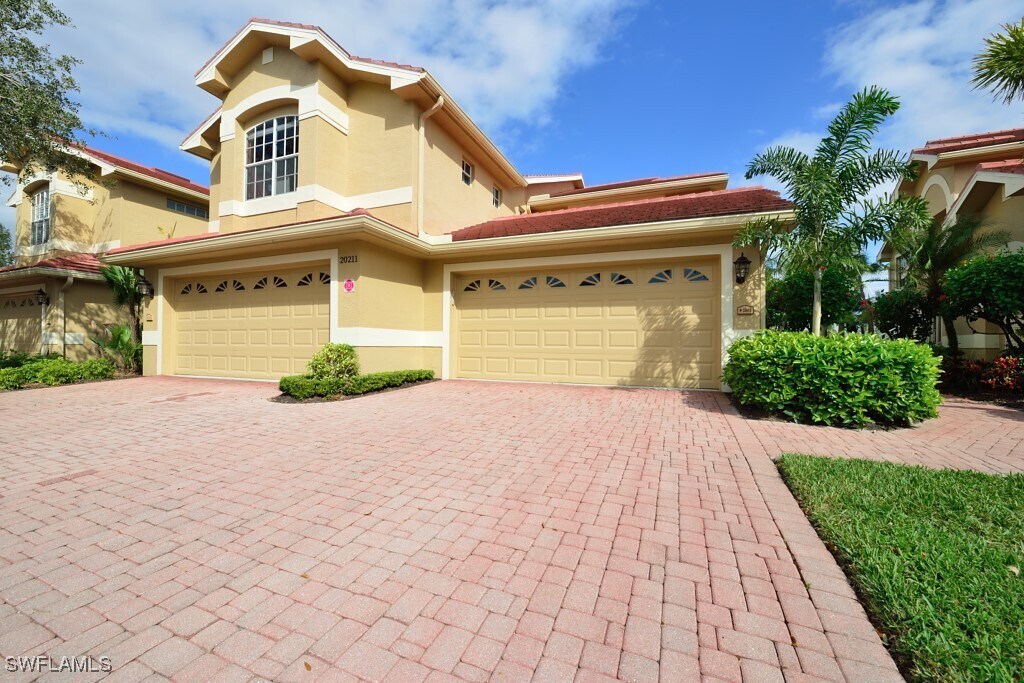 20211 Calice Ct in Estero, FL - Foto de edificio
