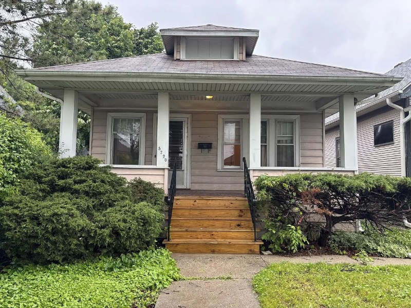 5720 W Rogers St in Milwaukee, WI - Building Photo