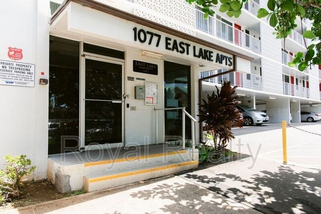 1077 Ala Napunani St in Honolulu, HI - Building Photo - Building Photo