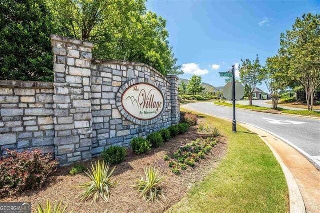 property at 3113 Village Blvd SE