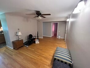 1622 Farmington Ave in Farmington, CT - Building Photo - Building Photo