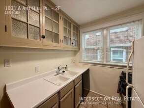 1031 Art Hill Pl in St. Louis, MO - Building Photo - Building Photo