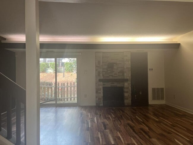 3775 Guess Rd in Durham, NC - Foto de edificio - Building Photo