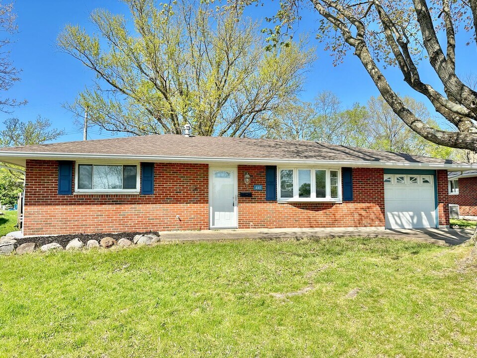 440 W Market St in Springboro, OH - Building Photo