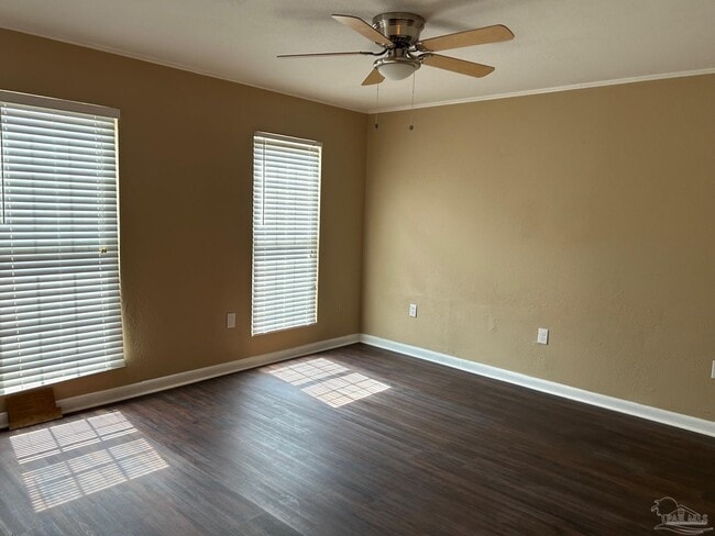 6465 Tippin Ave in Pensacola, FL - Building Photo - Building Photo