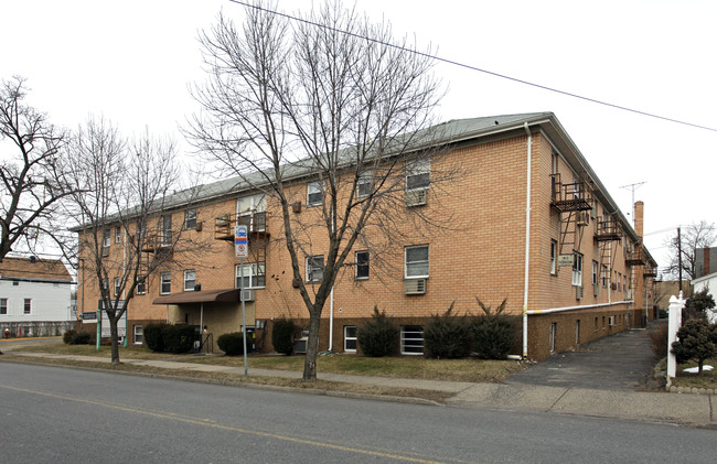 34 Wisse St in Lodi, NJ - Foto de edificio - Building Photo