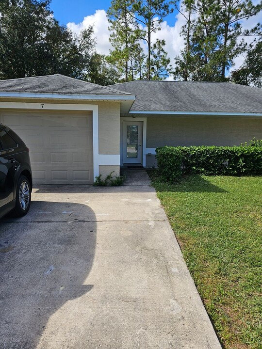 7 Wells Pl in Palm Coast, FL - Building Photo