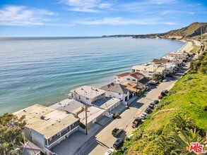 25330 Malibu Rd in Malibu, CA - Building Photo - Building Photo