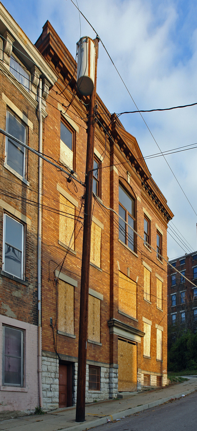 1805 Lang St in Cincinnati, OH - Building Photo - Building Photo