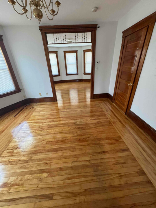 37 Abbott St in Worcester, MA - Building Photo