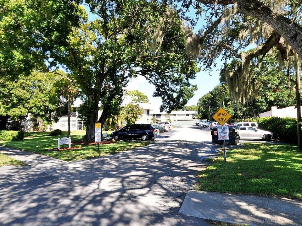 2302 Sunrise Blvd-Unit -3-210 in Fort Pierce, FL - Building Photo