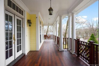 5 Country Ln in Mamaroneck, NY - Building Photo - Building Photo