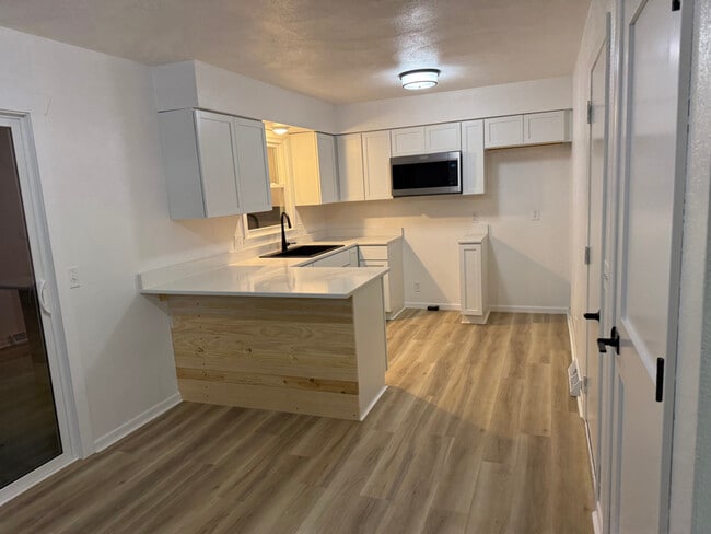 250 Westridge Rd in Janesville, WI - Foto de edificio - Building Photo