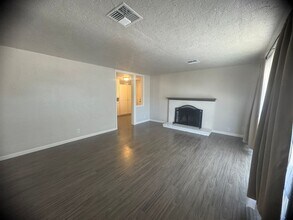 1548 Bryant Ave in Cottage Grove, OR - Foto de edificio - Building Photo