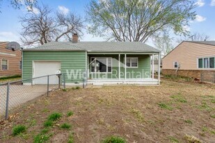 4568 S Cherry St in Wichita, KS - Building Photo