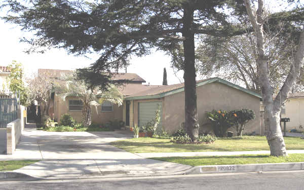 20822 Seine Ave in Lakewood, CA - Building Photo