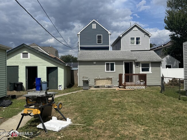 313 Lorillard Ave in Union Beach, NJ - Building Photo - Building Photo