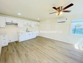 2133 W Columbia St in Long Beach, CA - Building Photo - Building Photo