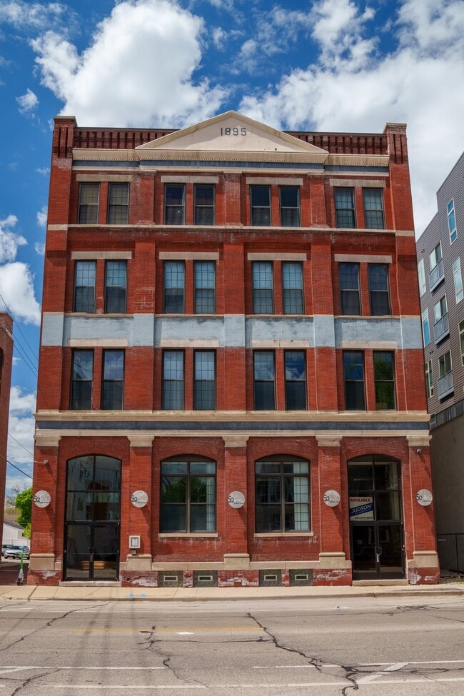 1017 S 2nd St