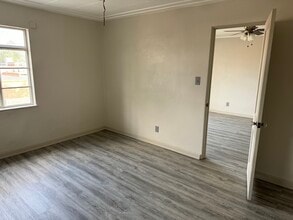 2409 Myers Ave, Unit C in Dunbar, WV - Building Photo - Building Photo