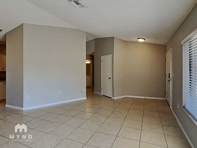 5220 Juliet Ct in Spring Hill, FL - Foto de edificio - Building Photo