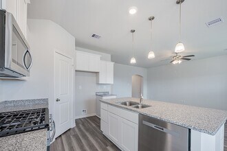 1101 Davy St in Brenham, TX - Building Photo - Building Photo