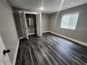 5267 N Toben Ct in Bel Aire, KS - Building Photo - Building Photo