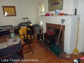 240 W Lakelawn Pl in Madison, WI - Building Photo - Building Photo