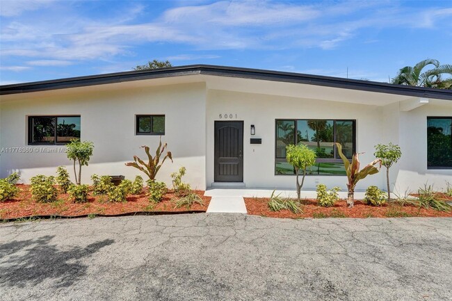 5001 NE 23rd Ave in Lighthouse Point, FL - Building Photo - Building Photo