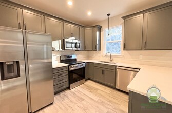 8043 Gladeside Wy in Greer, SC - Building Photo - Building Photo