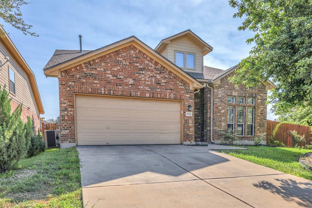 18501 Blue Pond Dr in Pflugerville, TX - Building Photo