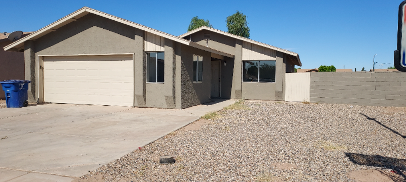 1932 S 46th Dr in Yuma, AZ - Foto de edificio