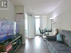 17 Barberry Pl in Toronto, ON - Building Photo - Building Photo