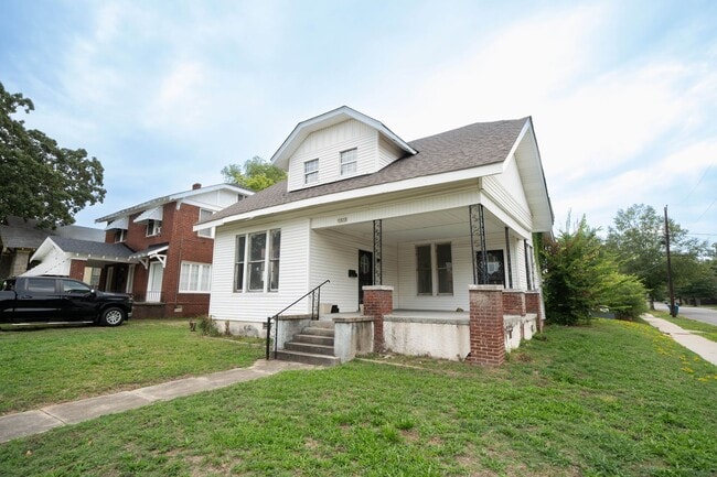 property at 1923 S Izard St