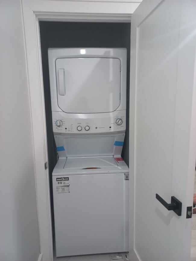 17 Malta St in Toronto, ON - Building Photo - Building Photo