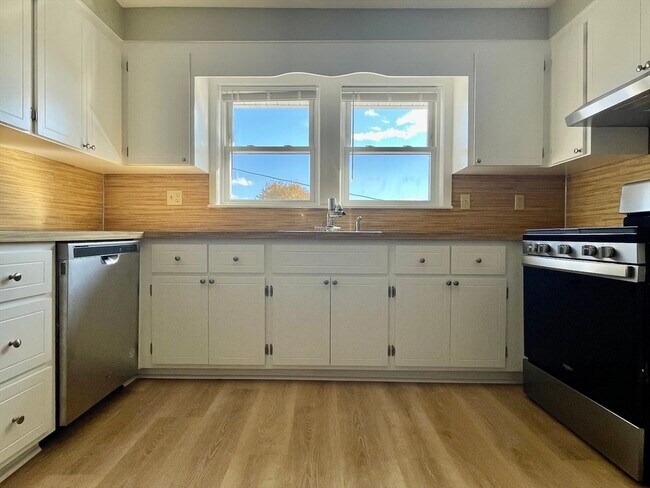 6 Fairview Ave, Unit #1