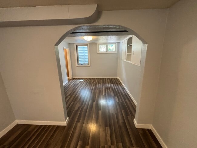 1832 S Williams St, Unit Basement apartment